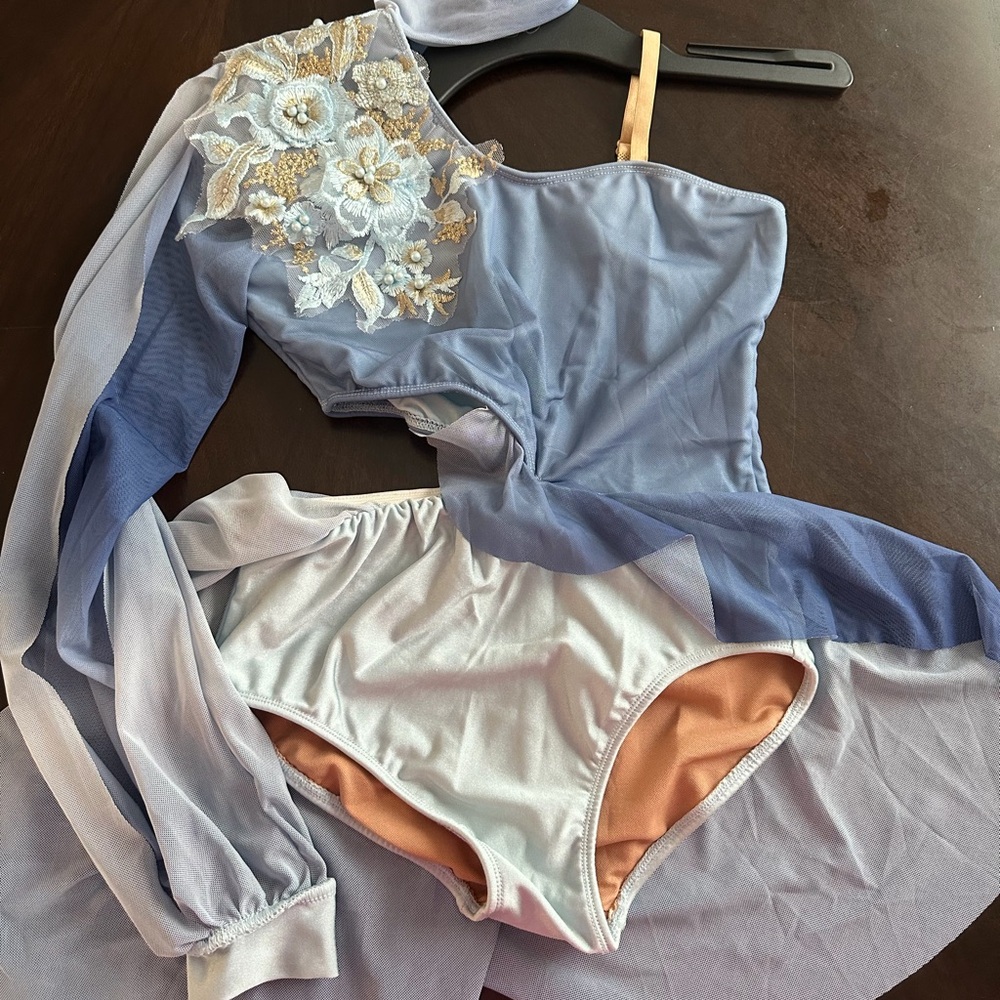 Elegant Blue and White girls lyrical 10/12